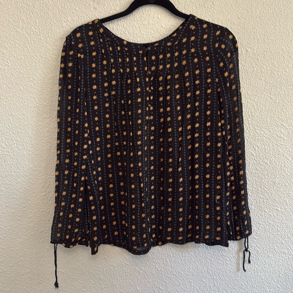 Lucky‎ Brand Long Sleeve Sheer Top Size Medium